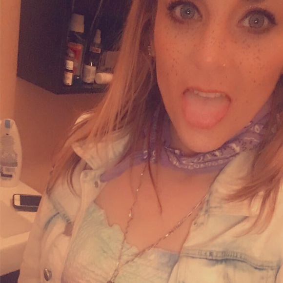 Meet your Posher, Crystal - Picture 1 of 1